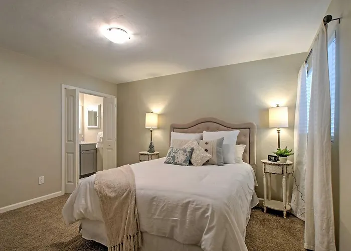 Swim, Putt & Explore! Classic Desert Ranch Phoenix